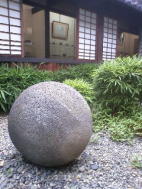 �Ȃ��݂Ƃ���̃q�v�m�Z���s�[�A�傫�ȓ����̓n�C�A�[�Z���t��X�s���b�g�K�C�h�Əo�����Θb���Ă����������Ƃ����Ƃ��Ă��܂��B���̂��߂̈����q�ł�